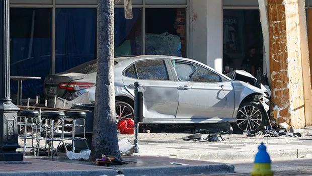 ABD'de sürücü dehşeti: Polisten kaçarken gece kulübüne daldı... 4 ölü, 13 yaralı