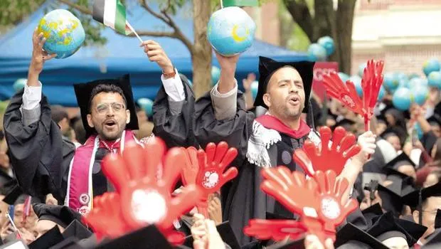 Harvard'a Vize Şoku! Öğrenciler ABD'ye Giremeyecek Mi?
