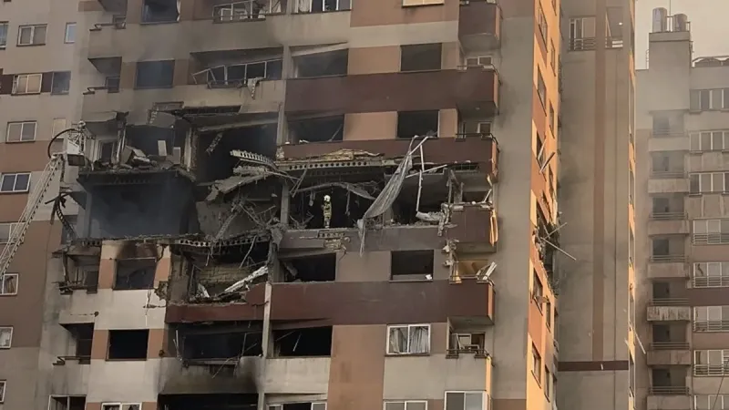 İsrail İran'ı vurdu! Saldırının izleri gün ağarınca ortaya çıktı