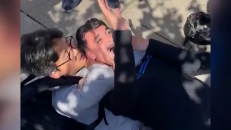 Çinli Turistten Hırsıza Unutulmaz Ders! Tek Hamlede Nakavt!